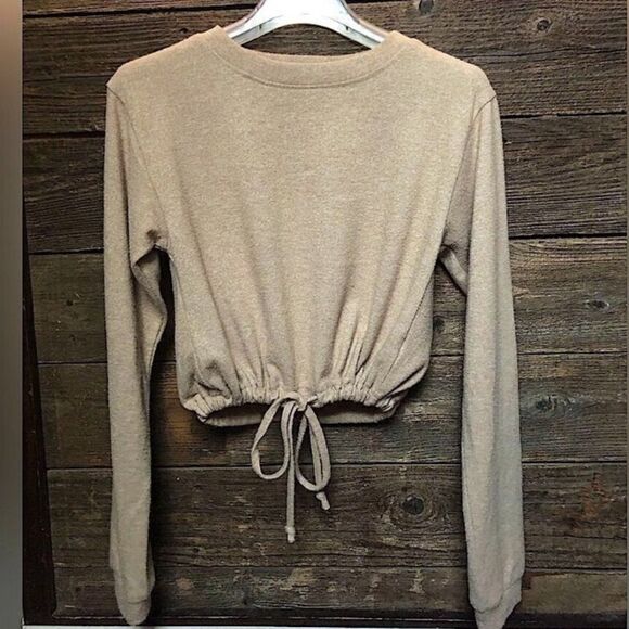 SET😍 plaid fleece skirt size Xs and Feathers top adjustable both NWOT - Picture 2 of 6